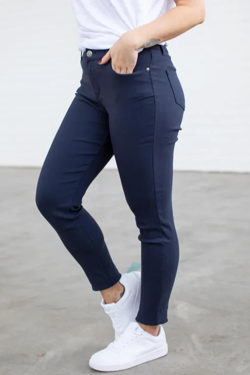Austin Ultra Stretch Jean Pants in Navy