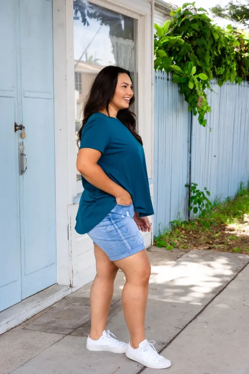 Macey Hi-Low T-Shirt in Teal